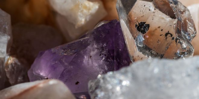 Cómo elegir una tienda de cristales naturales con confianza