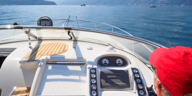 ¿Se puede alquilar un barco sin licencia en el Mar Menor?